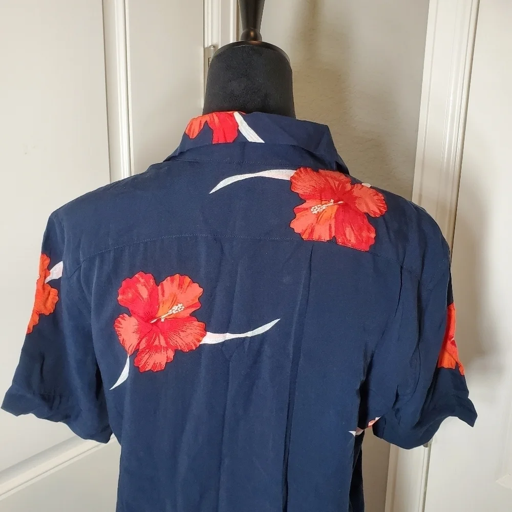 NWT BANANA REPUBLIC Men's Standard Fit Rayon Vacation Shirt Size Small Blue